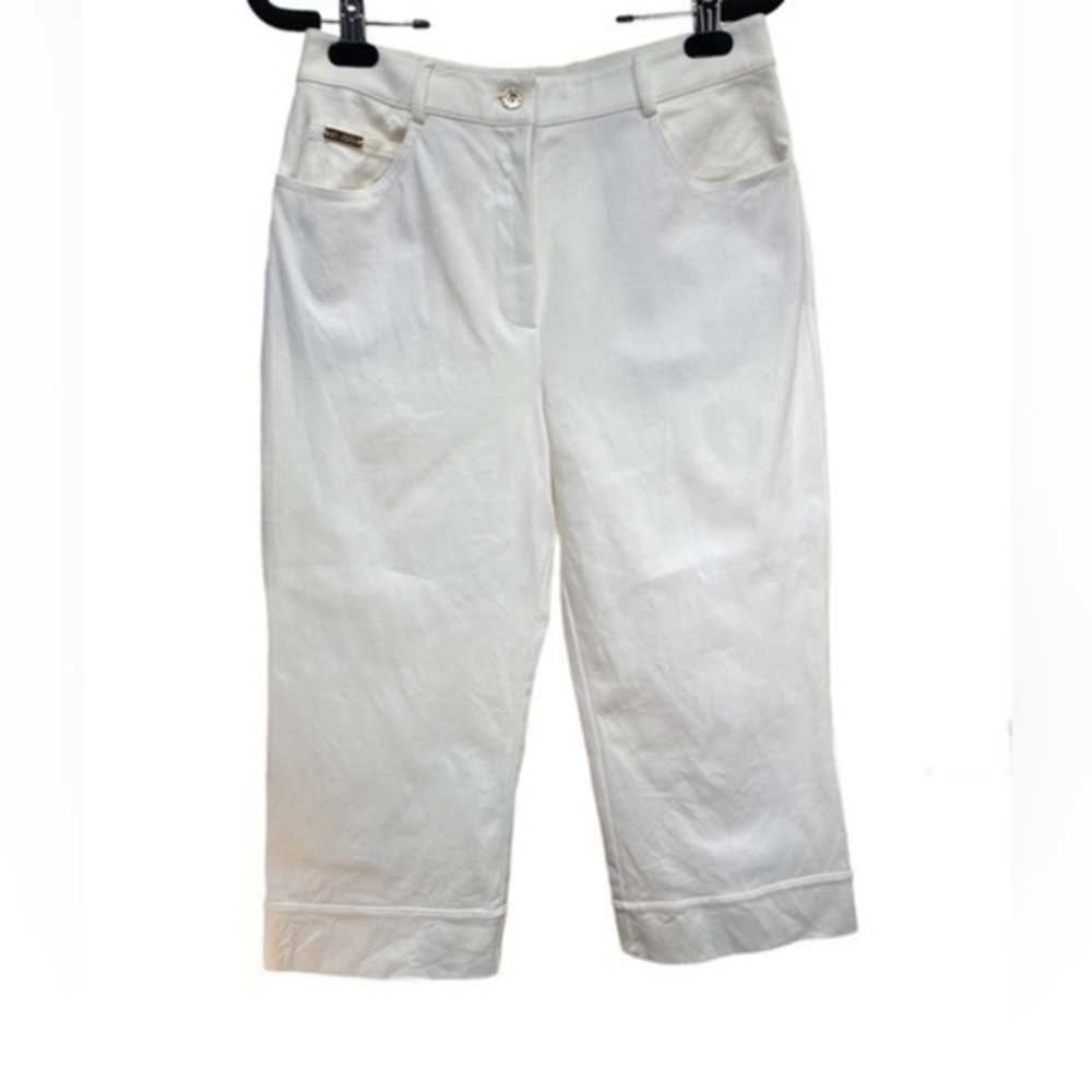 ST. JOHN Sport White Capri Jeans